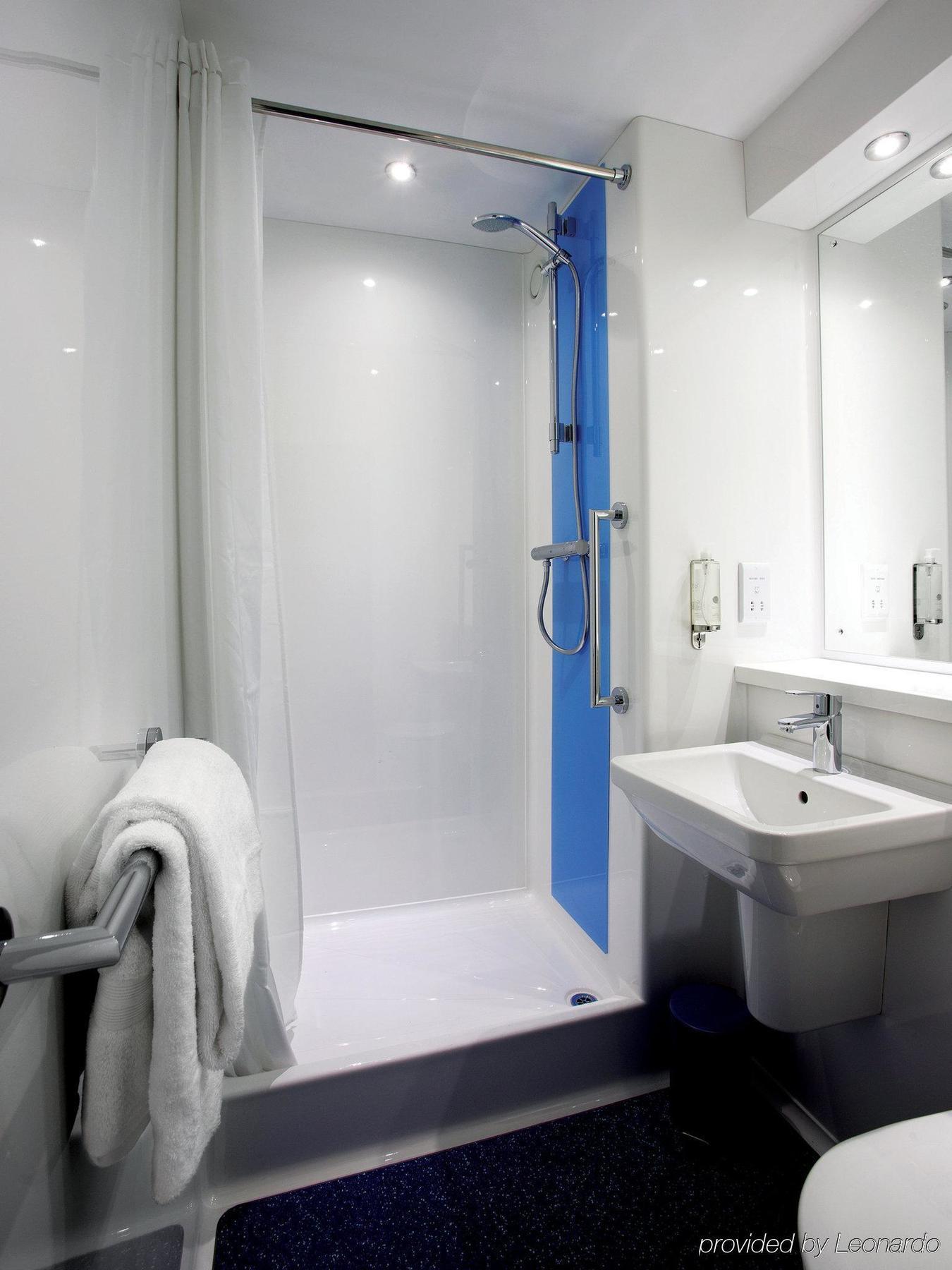 Travelodge 3*