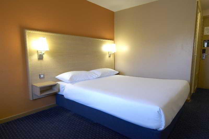Travelodge 3*