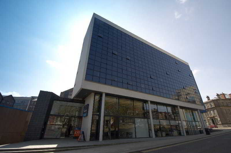 Travelodge Hotel 3*
